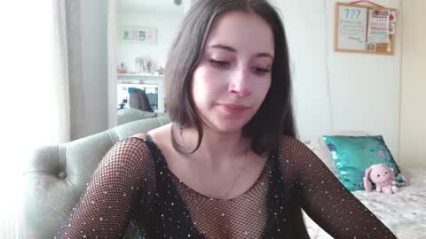 afrodithaa_ online show from April 15, 2026, 4:14 pm