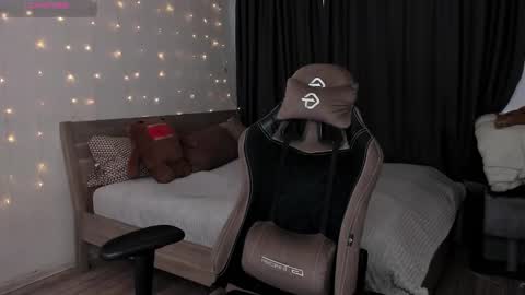 Snapshot of agata_cherry chatting on January 27, 2025, 3:26 am Eva online show from January 27, 2025, 3:26 am