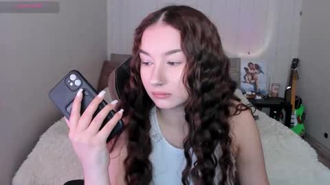 Snapshot of agata_cherry chatting on October 20, 2025, 5:19 am Eva online show from October 20, 2025, 5:19 am