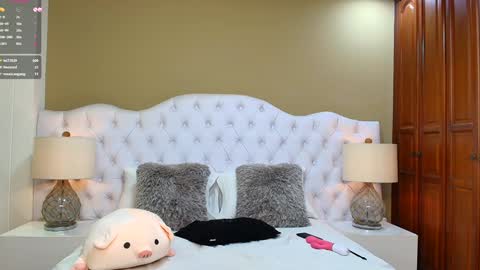 Snapshot of agatha_lenon chatting on February 1, 2025, 10:44 pm Agatha online show from February 1, 2025, 10:44 pm