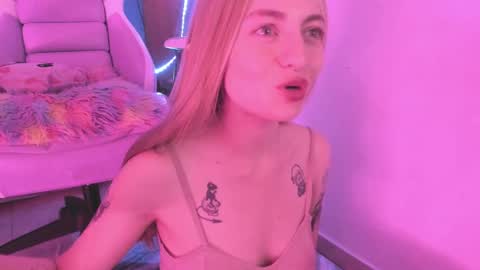 Snapshot of agathaa_ks_ chatting on January 19, 2025, 2:25 am Camila     2 online show from January 19, 2025, 2:25 am