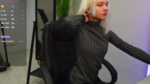 Agelina Lilly Laura online show from January 17, 2026, 6:40 am