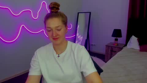 Snapshot of agnesarden chatting on March 11, 2025, 9:15 pm AgnesArden online show from March 11, 2025, 9:15 pm