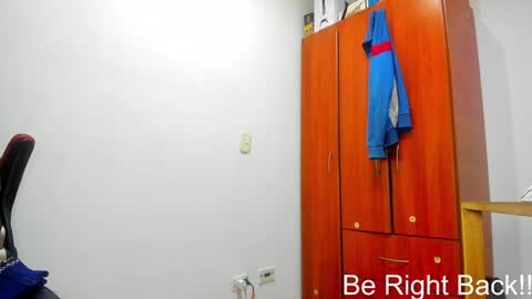 Agustin online show from December 22, 2024, 4:48 pm