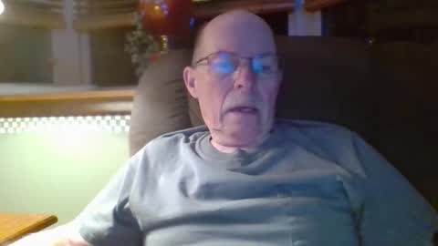 Snapshot of aguynrkfrd chatting on October 15, 2025, 8:58 am aguynrkfrd online show from October 15, 2025, 8:58 am