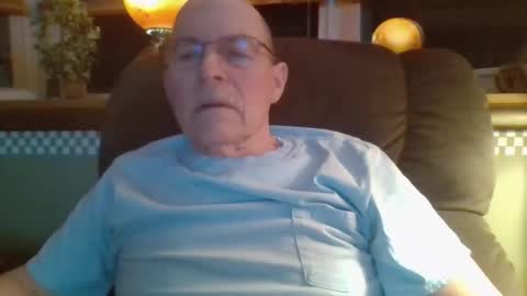 aguynrkfrd online show from February 8, 2026, 10:18 am