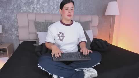 Snapshot of ah_mara chatting on February 18, 2026, 11:39 am Ahmara online show from February 18, 2026, 11:39 am