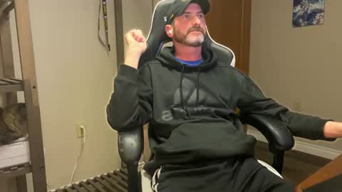 Snapshot of ah_shucks_ chatting on April 1, 2026, 3:18 am AhShucks online show from April 1, 2026, 3:18 am