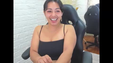 Snapshot of ahisha09 chatting on December 15, 2024, 3:09 pm Ahisha online show from December 15, 2024, 3:09 pm