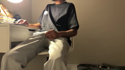 Snapshot of ahmedkhan632131 chatting on January 18, 2026, 3:10 am Dylan online show from January 18, 2026, 3:10 am