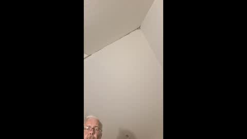 Snapshot of ahzakks1 chatting on April 1, 2026, 1:39 am ahzakks1 online show from April 1, 2026, 1:39 am