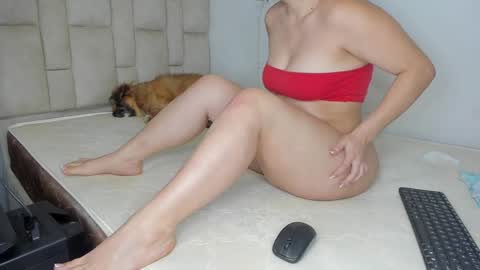Snapshot of aida_rose chatting on January 13, 2025, 9:52 pm karoline  online show from January 13, 2025, 9:52 pm