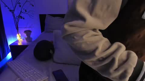 Snapshot of aidan_hale chatting on February 20, 2025, 3:12 am A H online show from February 20, 2025, 3:12 am