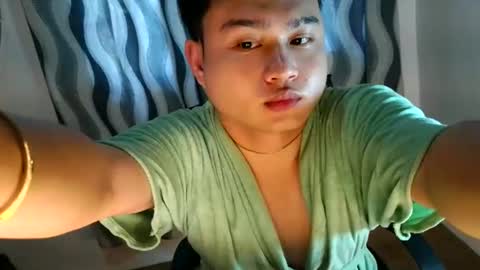 aidenalaric398 online show from April 8, 2026, 8:14 am