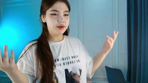 Snapshot of aiko_mainee chatting on March 27, 2026, 1:44 am aiko_mainee online show from March 27, 2026, 1:44 am