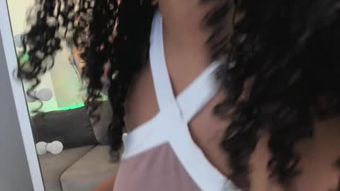 Alisson online show from November 12, 2025, 7:46 pm