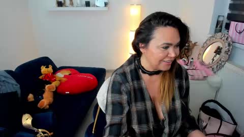 Aileen online show from February 16, 2025, 6:43 pm