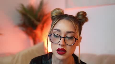  Aileen  online show from October 26, 2025, 7:53 pm