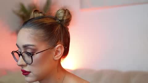  Aileen  online show from November 20, 2025, 7:57 pm