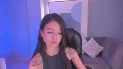  AILEEN VEGA  online show from January 5, 2025, 8:42 pm