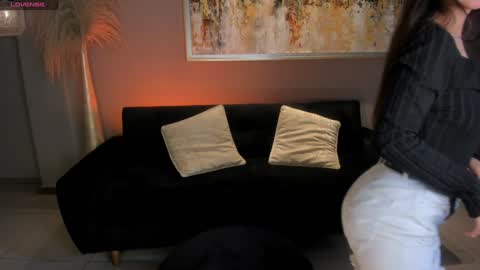  AILEEN VEGA  online show from January 19, 2025, 5:49 pm