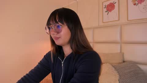 Aily Yozuko online show from April 23, 2026, 2:35 am