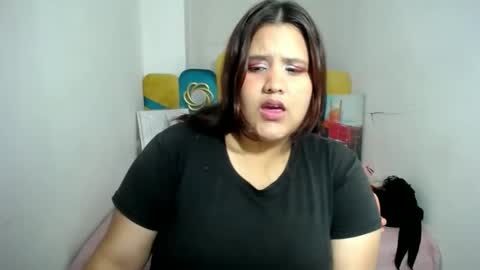 ailyn_rosendo online show from December 31, 2024, 2:29 am