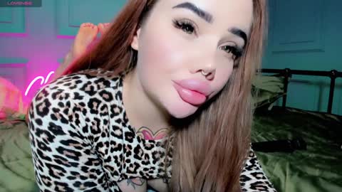 Snapshot of aira_vi chatting on December 25, 2024, 4:00 pm Aira online show from December 25, 2024, 4:00 pm