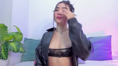 airi  online show from April 3, 2026, 12:58 pm