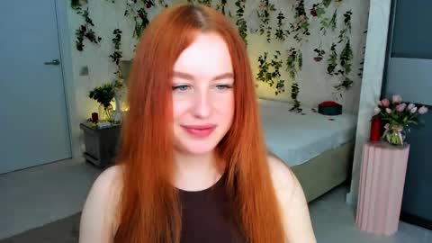 Snapshot of airysilhouette chatting on April 12, 2026, 7:30 pm Louise online show from April 12, 2026, 7:30 pm