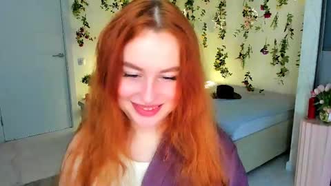 Snapshot of airysilhouette chatting on April 16, 2026, 4:13 am Louise online show from April 16, 2026, 4:13 am
