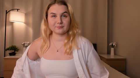 Snapshot of aishaspeak chatting on November 18, 2025, 8:35 pm Hermione online show from November 18, 2025, 8:35 pm