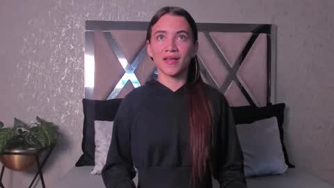 Snapshot of aitana_baker_ chatting on March 1, 2025, 12:34 pm little aitana  online show from March 1, 2025, 12:34 pm