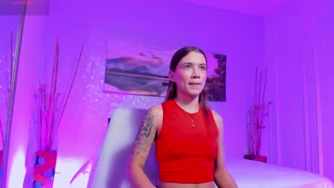 Snapshot of aitana_baker_ chatting on October 3, 2025, 7:33 pm little aitana  online show from October 3, 2025, 7:33 pm