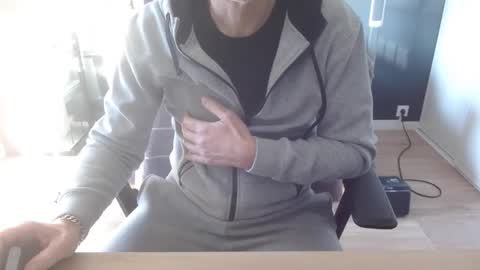 Snapshot of aixcited chatting on February 21, 2026, 4:08 pm aixcited online show from February 21, 2026, 4:08 pm