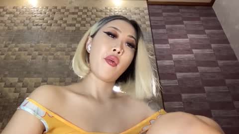 Snapshot of akemi_jp chatting on October 13, 2025, 9:48 pm Akemi online show from October 13, 2025, 9:48 pm