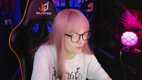 Akemi online show from March 3, 2025, 6:33 pm