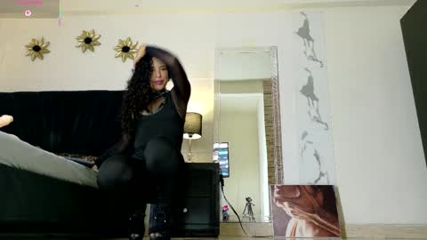 Akemi online show from April 1, 2026, 8:06 pm