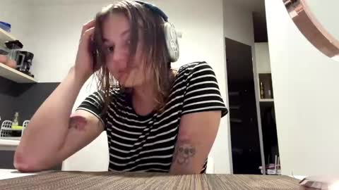 Snapshot of akikovorpahl chatting on May 28, 2026, 7:11 pm Marry online show from May 28, 2026, 7:11 pm