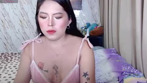 akiragirl_ online show from May 15, 2026, 9:11 pm