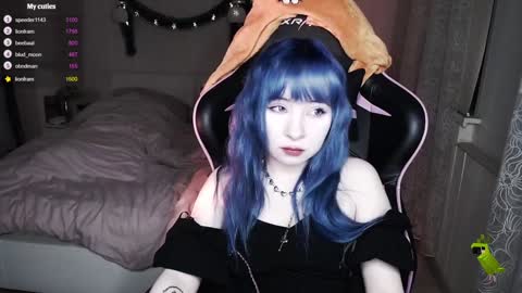 akirahartyx online show from December 20, 2024, 2:27 pm