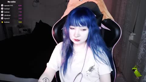 akirahartyx online show from January 19, 2025, 2:38 pm