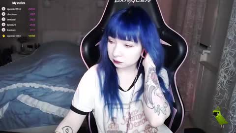 akirahartyx online show from February 17, 2025, 2:15 pm