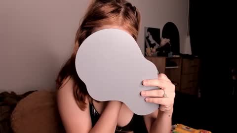 akirahattori__ online show from February 8, 2026, 4:05 am