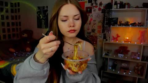 Akira online show from March 8, 2026, 12:31 pm