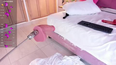 Snapshot of akirakings chatting on February 27, 2025, 6:40 am AKIRA online show from February 27, 2025, 6:40 am