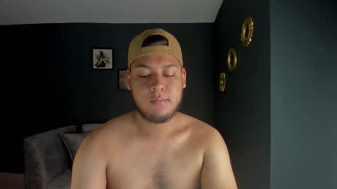 Snapshot of akon_2 chatting on February 26, 2026, 10:42 pm Akoon online show from February 26, 2026, 10:42 pm