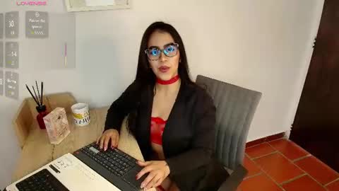 alahiacolucci online show from June 13, 2026, 1:09 pm