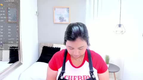 Snapshot of alaiasmile_ chatting on May 6, 2026, 7:30 pm online show from May 6, 2026, 7:30 pm