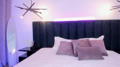 Alaia online show from April 1, 2026, 7:44 pm